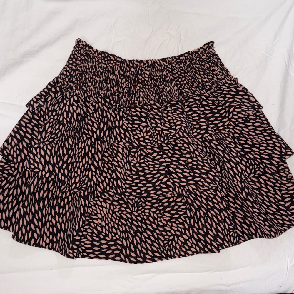 Who What Wear Black and Pink Leaf Print Skirt